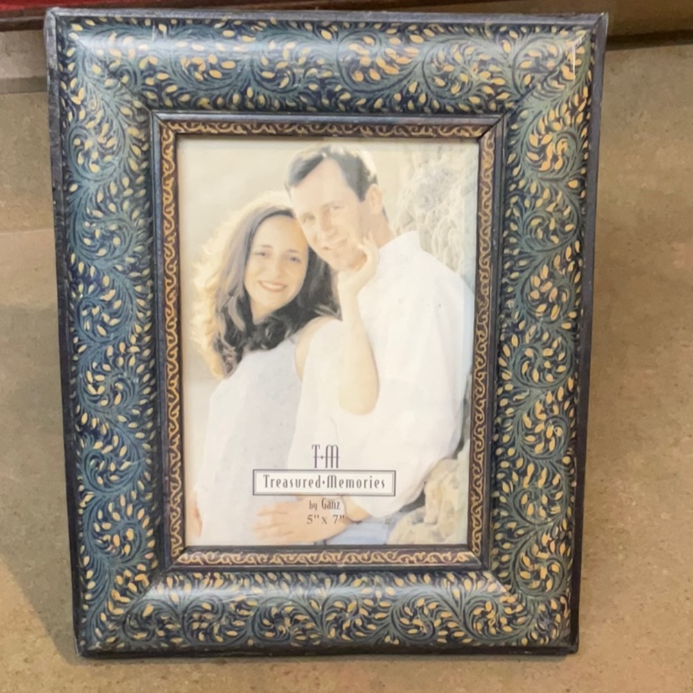 Awesome hand painted 5 x 7 frame.  Brand new.  Lovely tan, blue and navy design.
